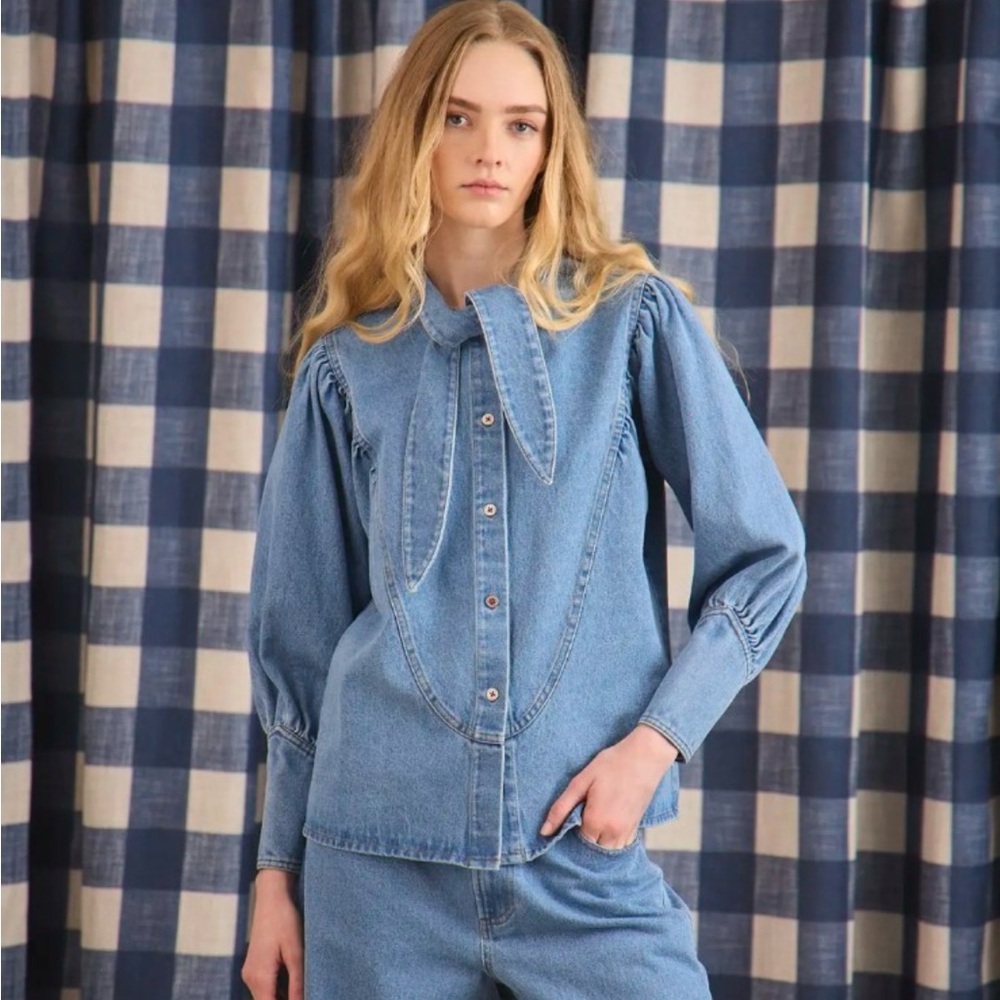 Hunter Bell Odessa Tie Front Long Sleeve Denim Jean Top, Light Blue Size S, NWOT